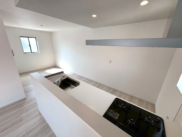 三郷市　中央5丁目　新築戸建　全1棟のキッチン|お料理しやすいキッチンです