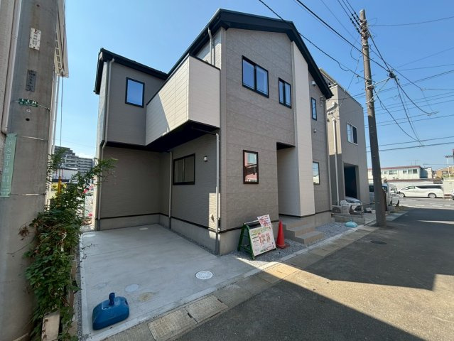 三郷市　中央5丁目　新築戸建　全1棟の前面道路含む現地写真|前面道路含む現地写真です