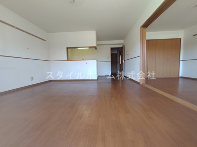 【居間・リビング】 | ニューラフィーネ | 別部屋写真です。