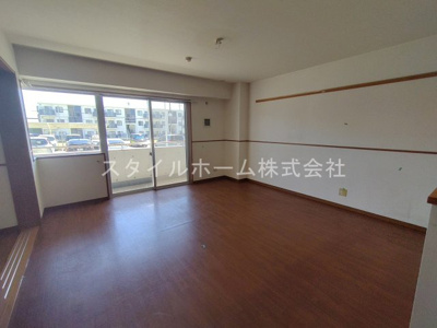 【居間・リビング】 | ニューラフィーネ | 別部屋写真です。