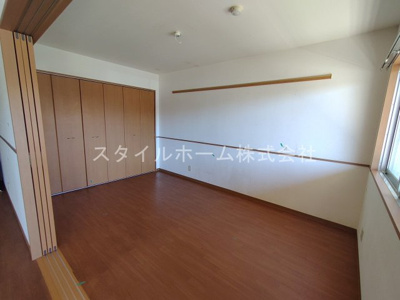 【居間・リビング】 | ニューラフィーネ | 別部屋写真です。