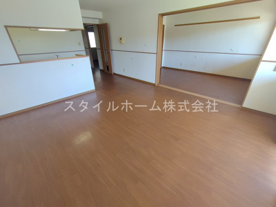 【居間・リビング】 | ニューラフィーネ | 別部屋写真です。