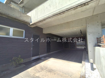 【エントランス】 | ニューラフィーネ