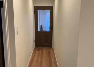 【内装】 | 長池公園せせらぎ通り北 | 内装はとにかくおしゃれなものがいい！と選ぶ前に、まず住んだ後のことを想像してみましょう。住んでみたらコンセントの位置が悪くて使いにくいなど出てきます。事前にどの家電をどこに置くか想定しておきましょう。