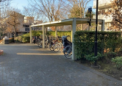 【駐輪場】 | 長池公園せせらぎ通り北 | マンションの駐輪場は、事前に空きがあるか確認を取ると安心です。せっかく入居したのに駐輪スペースがない！なんてことになったら大変ですよね。そこで、内見時や購入前にはまず事前に確認しておくと良いでしょう。