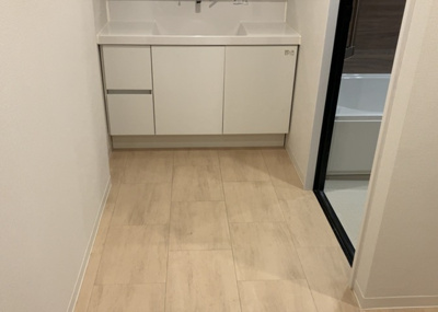 【脱衣所】 | 長池公園せせらぎ通り北 | 洗面脱衣所は「体を綺麗に整える場所」という目的と役割を持っています。そして便利で使い勝手のいい「体を綺麗に整える場所」にするためには、配置や動線、照明や収納計画をしっかりと検討しておく必要があります。