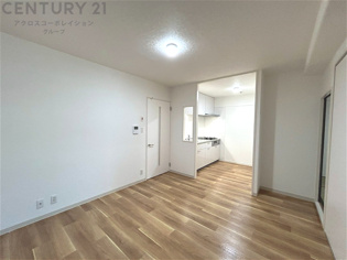 リラックスできるプライベート空間で、快適な睡眠をサポート。個人の好みに合わせたインテリアや寝具で心地良さを追求。プライベートな時間を過ごし、リフレッシュする場所におすすめです。