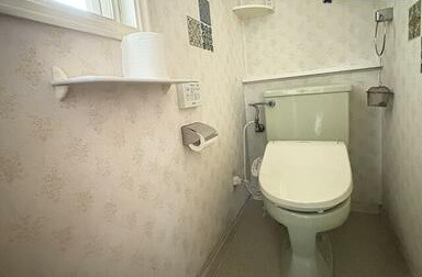 草津市野村4丁目店舗兼住宅のトイレ