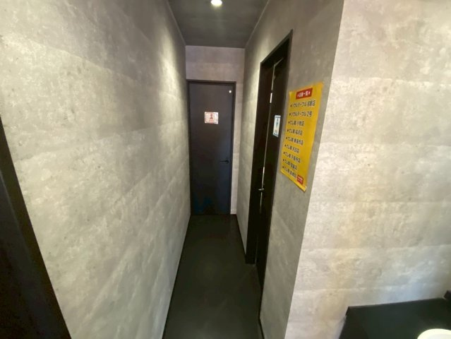 東大友町並木側貸店舗の内装