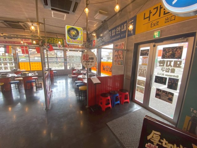 東大友町並木側貸店舗の内装