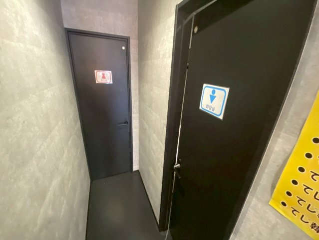 東大友町並木側貸店舗の内装