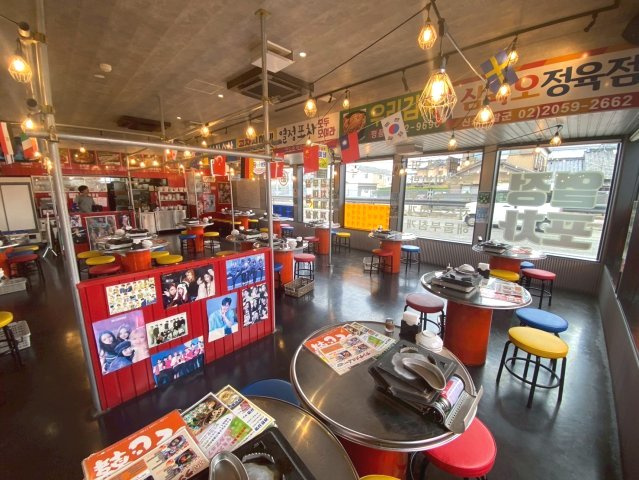 東大友町並木側貸店舗の内装