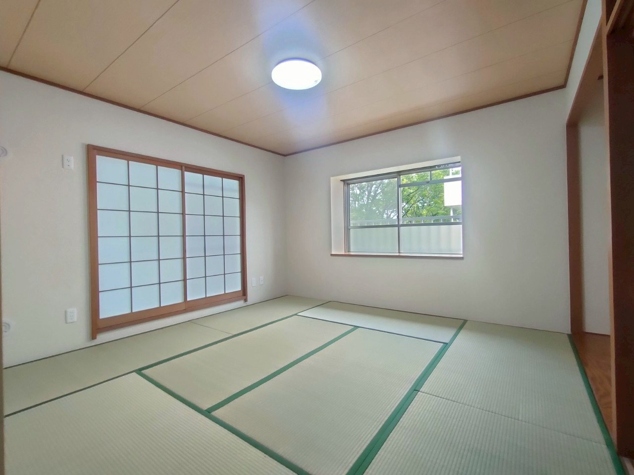 三郷早稲田団地3-23-2号棟の和室|い草の香りが落ち着く素敵な和室です