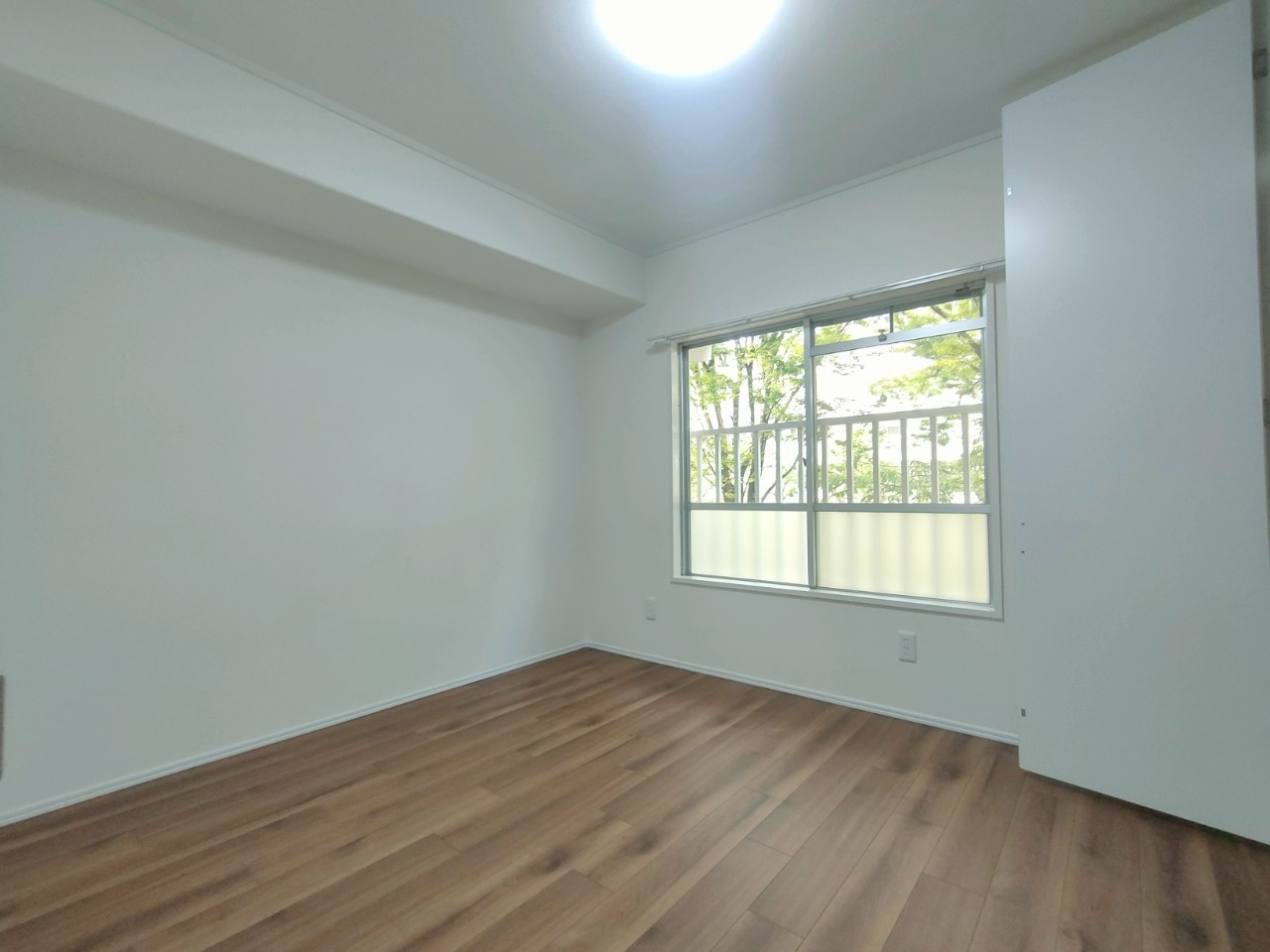 三郷早稲田団地3-23-2号棟の洋室|使い勝手のいい洋室です