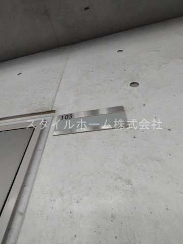 ニューラフィーネの駐車場