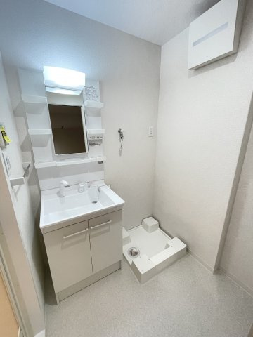 大阪市都島区内代町１丁目の賃貸マンションの洗面所