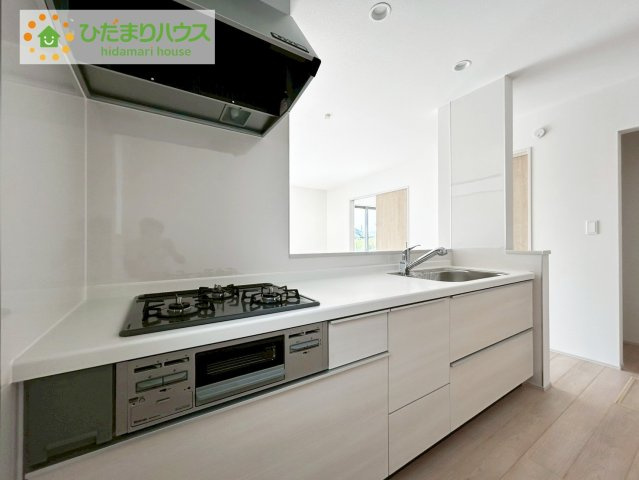 日立市水木町2丁目　新築戸建のキッチン|3口コンロでお料理する時間も短くなりそうですね(*‘∀‘)