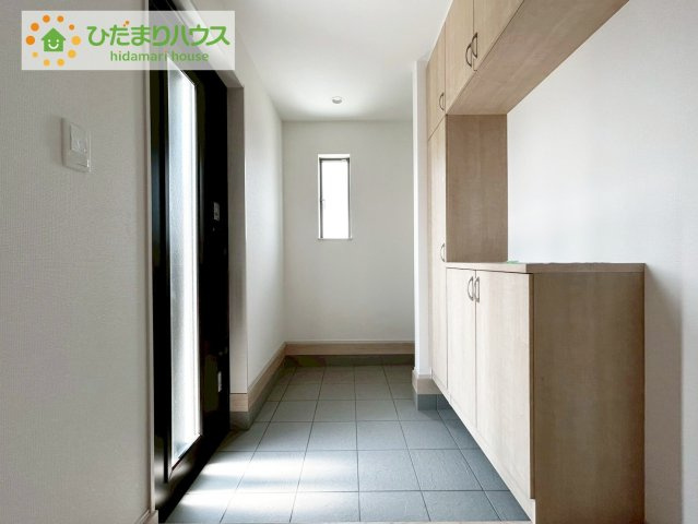 日立市水木町2丁目　新築戸建の玄関|天井までの高さがあるタップリ玄関収納(^^)/