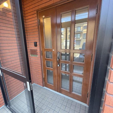 健康マンションの玄関