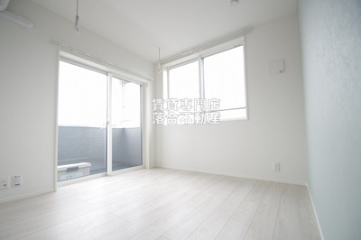 【居間・リビング】 | MELDIA矢部 | 2面採光の明るいお部屋♪