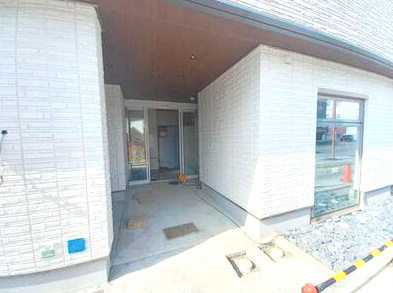 シャーメゾン吹田市朝日町のエントランス