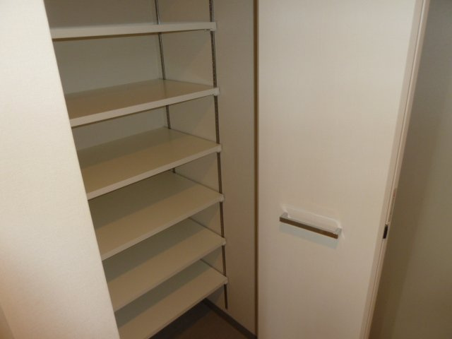 エスペーロ新在家の玄関