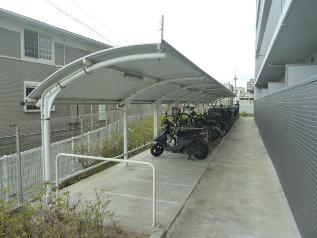 エスペーロ新在家の駐車場