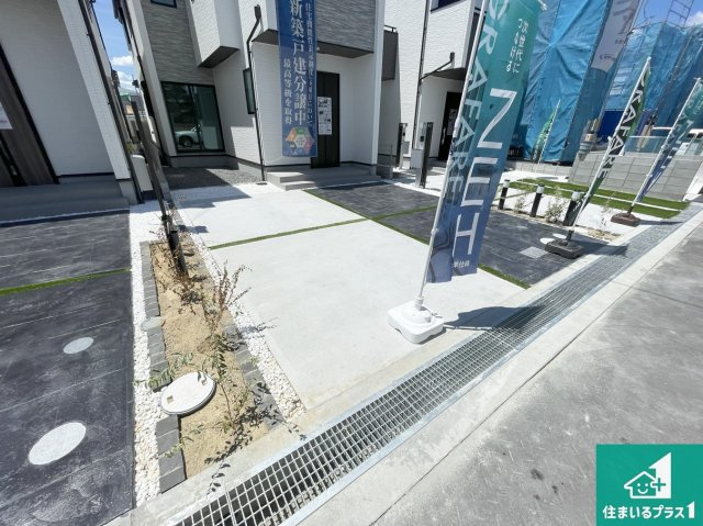 茨木市鮎川　新築一戸建ての駐車場|駐車スペース！散水栓があるので、こまめに愛車を洗えます！