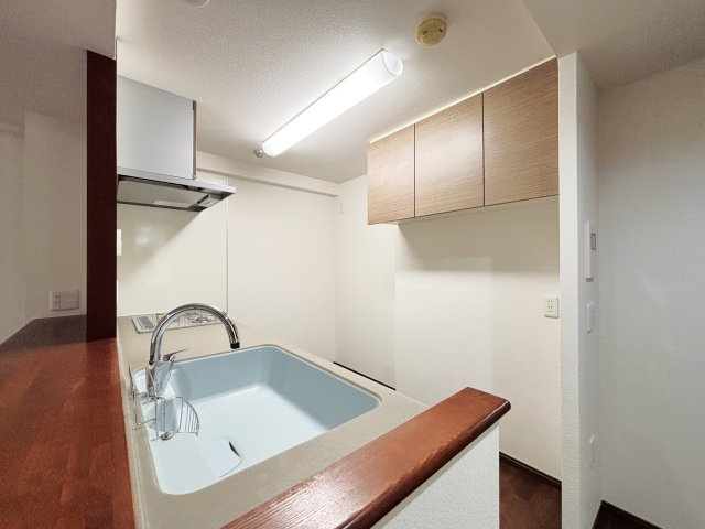 グランシティたまプラーザⅠのキッチン|上部収納付きキッチン