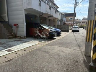 【前面道路含む現地写真】