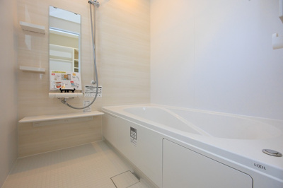 【浴室】 | PEAKS下関市山の田中央（６号地）♪仲介手数料無料物件♪ | 疲れを癒す場所にふさわしい快適で清潔な空間で、心も体もオフになるリラックスタイムをお楽しみ下さい。