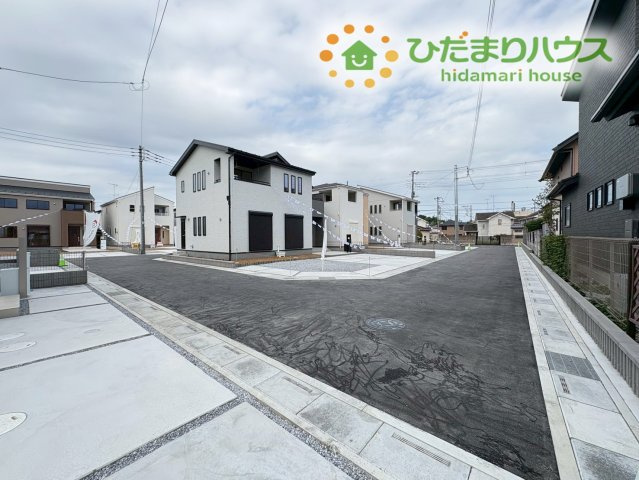 行田市城西第2　新築一戸建て　リーブルガーデン　09の前面道路含む現地写真