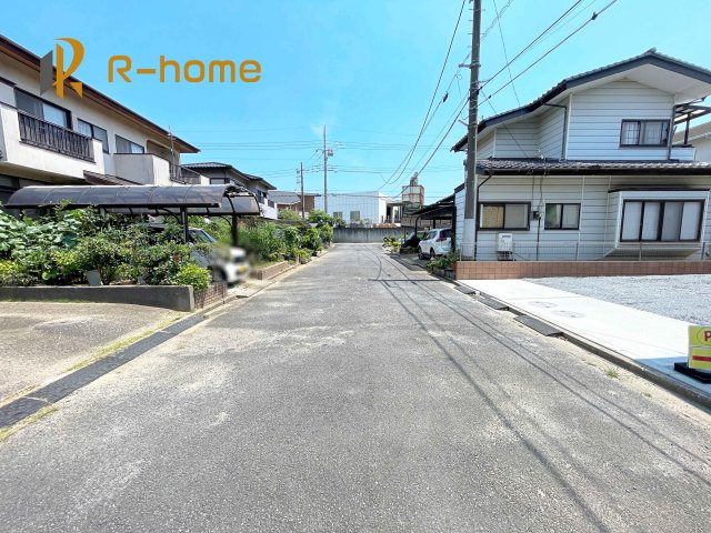 ひたちなか市高場10期　新築戸建て　1号棟の前面道路含む現地写真|堂々！建物完成♪実際のお部屋をご見学可能です♪
ご見学が一番の資料！お気軽にお問い合わせ下さい♪