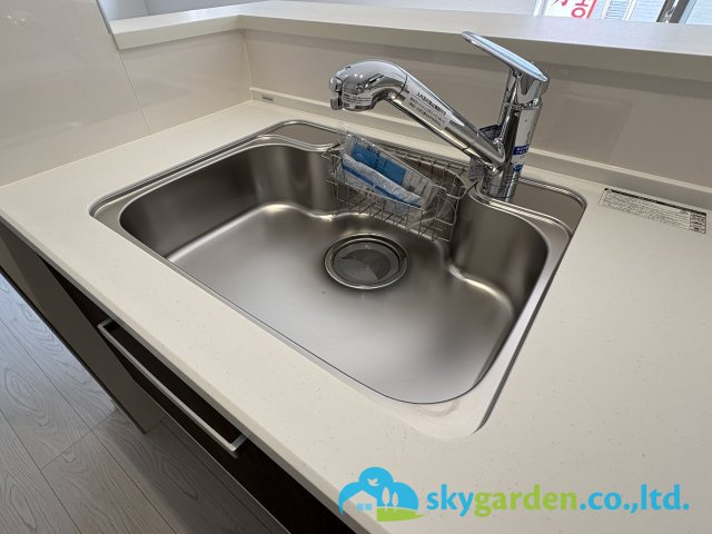 藤沢市善行坂1期　新築戸建　全3棟2号棟のキッチン|コンパクトなキッチンで掃除もラクラク