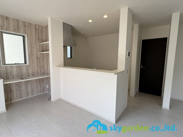 藤沢市善行坂1期　新築戸建　全3棟2号棟の内装|対面キッチン