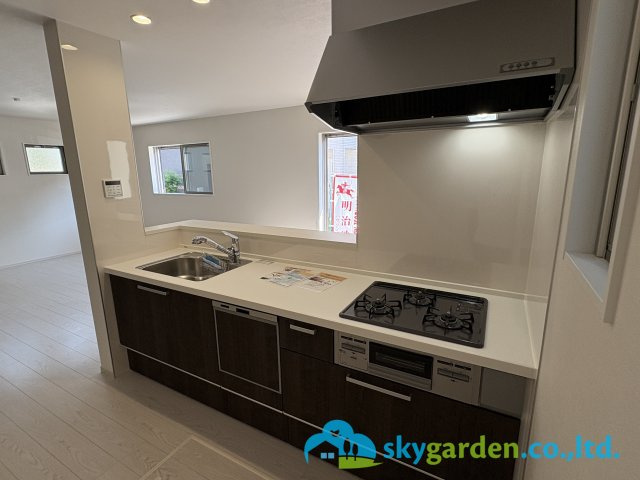 藤沢市善行坂1期　新築戸建　全3棟2号棟のキッチン|きれいなキッチンです