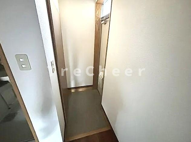 第16秋葉コーポの玄関