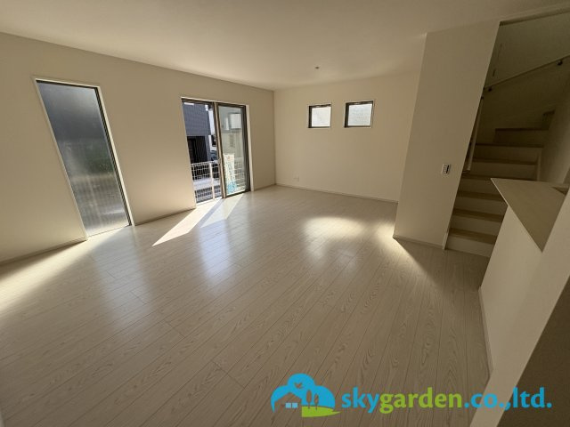 藤沢市善行坂1期　新築戸建　全3棟3号棟の居間・リビング