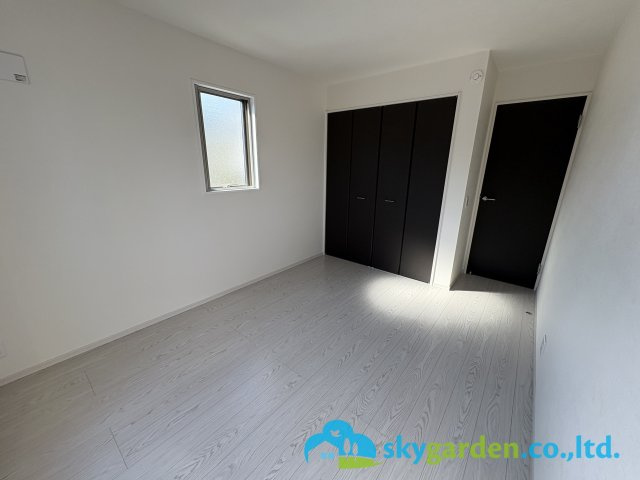 藤沢市善行坂1期　新築戸建　全3棟3号棟の洋室|落ち着いた色調の洋室です