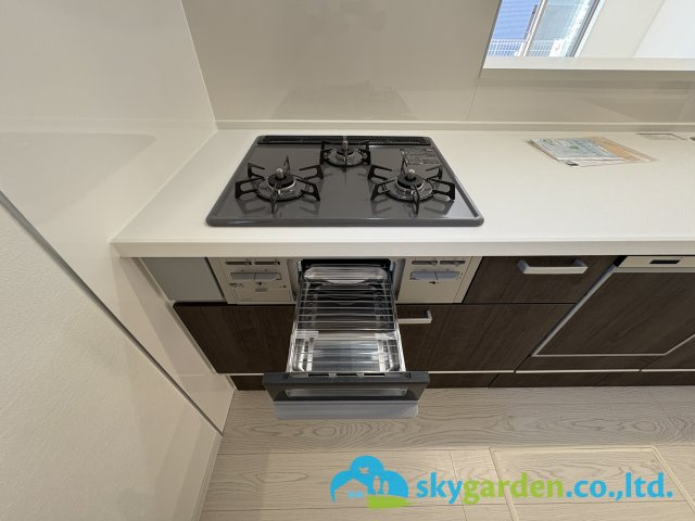 藤沢市善行坂1期　新築戸建　全3棟3号棟のキッチン|コンパクトなキッチンで掃除もラクラク