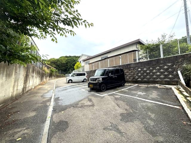 ステラウッド野中Ⅱの駐車場