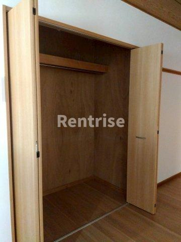 尾崎町貸家の収納