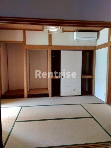 尾崎町貸家の寝室