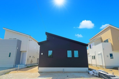 【前面道路含む現地写真】 | 神栖市掘割2号棟 | 即日のご見学も可能です。お気軽に0476-37-3888までお問合せ下さい。