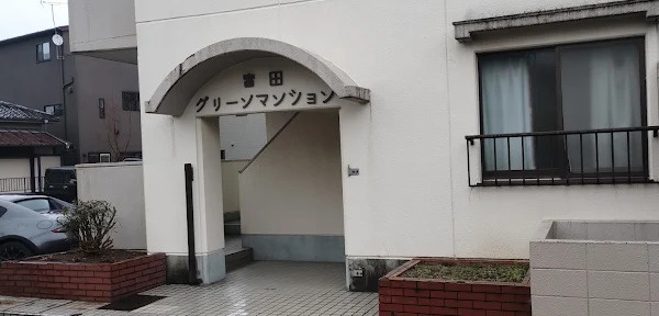 熊谷市万平町1丁目　一棟マンションのエントランス