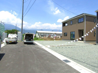 【前面道路含む現地写真】 | 前面道路含む現地写真です