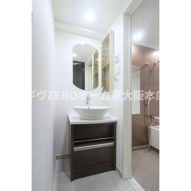 アーデン堺筋本町の洗面所