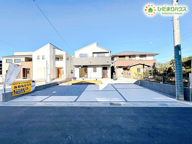 行田市城西第2　新築一戸建て　リーブルガーデン　04の駐車場|並列駐車4台可能！
カーライフも楽しめちゃう！