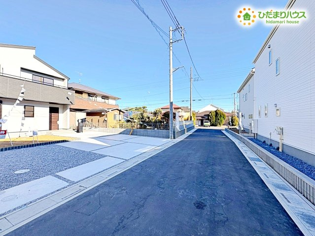 行田市城西第2　新築一戸建て　リーブルガーデン　04の前面道路含む現地写真|前面道路5ｍ☆
