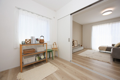 【洋室】 | PEAKS下関市山の田中央（7号地）♪仲介手数料無料物件♪ | リビングから続く洋室はゲストルームとしても使用出来ます。
